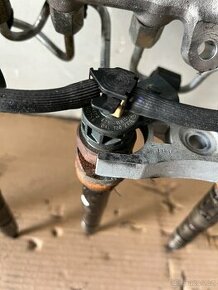 Vstřikovač 03L 130 277E Octavia Golf Passat