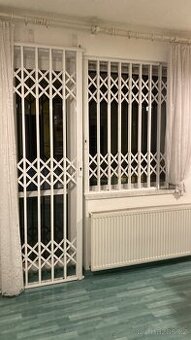 Mříž shrnovací vnitřní/venkovní - na okno