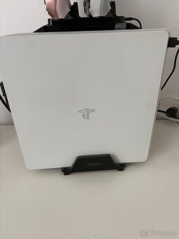 Playstation slim 4 500GB.