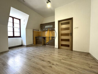 Pronájem slunného bytu 1+kk v Jičíně