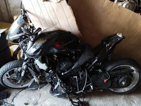 Honda CB 1000R  a CB 1000 R Neo Sports na díly