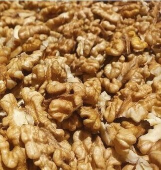 Loupané vlašské ořechy