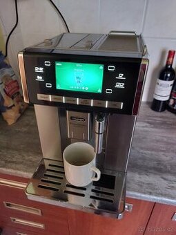 Delonghi Primadonna Exclusive... plně automatický kávovar.