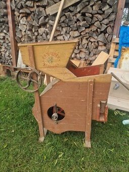 Starý odplevovač obilí