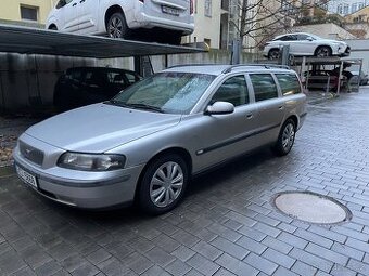 Volvo V70, rok 2002, 2.4 diesel, manuální převodovka