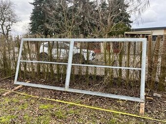 Posuvná brána, zinkovaná