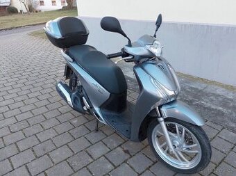 Honda SH 125i, cz doklady - jen 10 000km