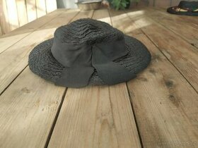 Prodám starožitný klobouk černý s černou stuhou