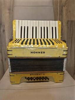 AKORDEON-HOHNER STUDENT III