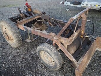 Malotraktor podvozek hydraulika čelní radlice možnost dovozu