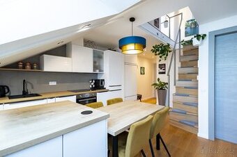 Prodej mezonet 66m2 2+kk +spací patro/úložný prostor v patře
