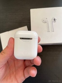 Apple AirPods 2.generace (2019) repasovaná sluchátka