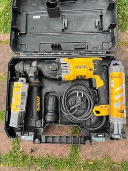Prodám vrtací kladivo DeWALT D25144KP (900W) + příslušenství