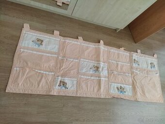 Kapsář na zeď + povlečení ve stejném stylu - oranžová
