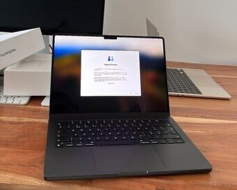 MacBook Pro 14” M3 Pro 18GB RAM, 512GB SSD - Zánovní, ACare+