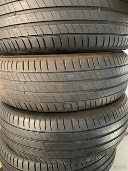 Letní pneu 215/65r17