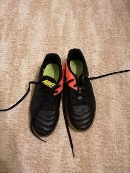 Tenisky Nike vel.34