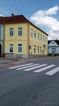 Dům se zahradním atriem Lomnického nám. 75, Ševětín - 1