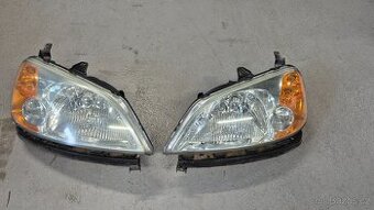 Honda Civic coupé EM2: přední světlomety