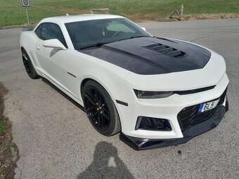 Prodam Chevrolet Camaro SS 6.2 2015 manuál