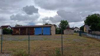 Pozemek k výstavbě bydleni i podnikání - 1