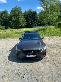 Prodám Volvo v60 R Design 2021 145 kW