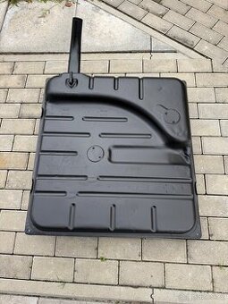 Volha Gaz 22 ne Gaz 21 palivová nádrž nový