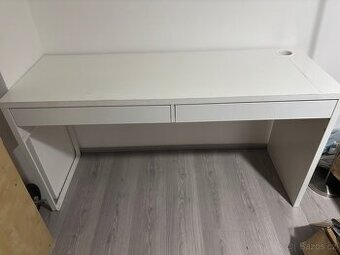 Psací stůl ikea