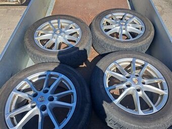 Porsche Cayenne - Originání alu kola 18" Zimní pneu
