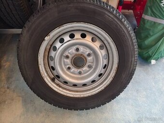 Sada 4 kol 195/70 R15C 104/102 R Toyota zimní zesílené