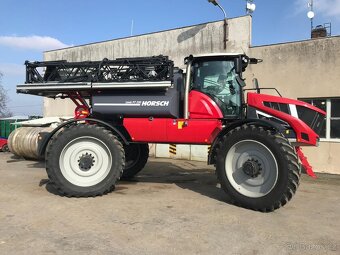 Samojízdný postřikovač HORSCH Leeb PT 350