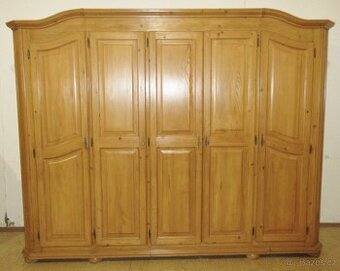 Šatní skříň z borovice pětidveřová - masiv - Výborný stav