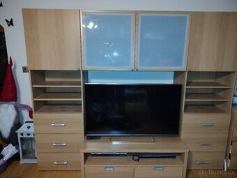 Obývací stěna a televizní stolek