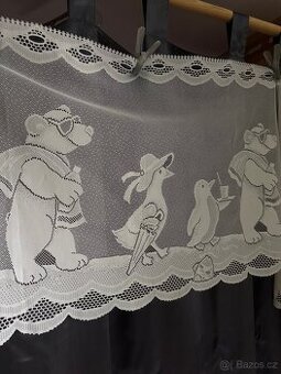 Kratší dětské záclony