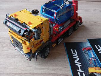 LEGO Technic 42024 Nákladní vůz s kontejnerem + motorizovaný