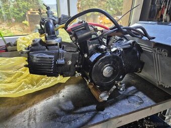 Motor 107-110 cc
