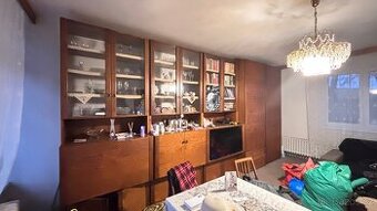 Obývací stěna celá nebo i část