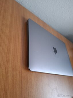 MacBook Air 13" M1 chip 8 GB RAM | 256 SSD