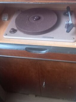 Prodam stary skrinovy gramofon