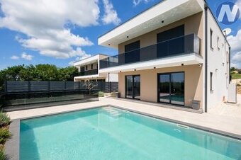 Chorvatsko, Svetvinčenat, novostavba rodinného domu s bazéne