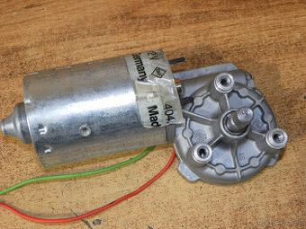 Elektromotor s převodovkou SWF 404.667 12VDC 47 ot./min.