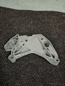 Různé použité i nové díly z garáže