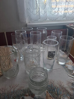Prodám starší pivní sklenice,půlitry a další sklo,porcelán