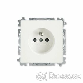 Zásuvka 230 V jednonásobná ABB Future mechová bílá