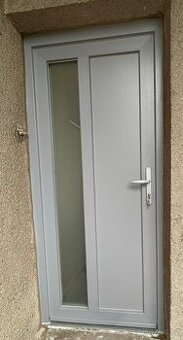 Použité plastové vchodové dveře