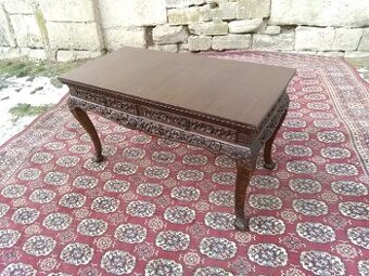 Neorenesanční bohatě řezbovaný konferenční stůl