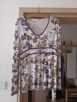 lehká pružná halenka vzadu s vázačkou