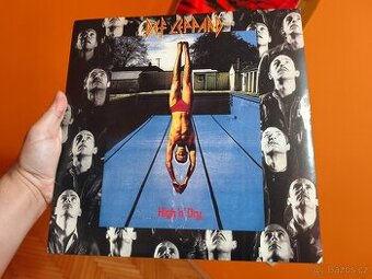 DEF LEPPARD