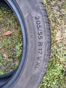 PNEU Barum Bravuris 205/55 R17 V XL