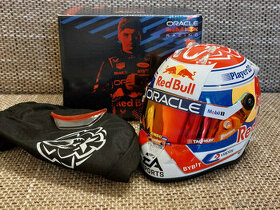 Predám Max Verstappen 2023 Red Bull F1 retro helma 1:2